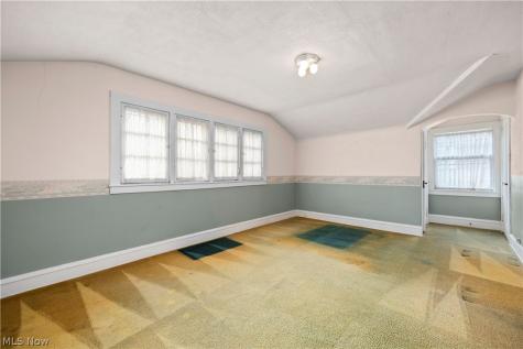 1282 Chase Avenue Lakewood OH 44107