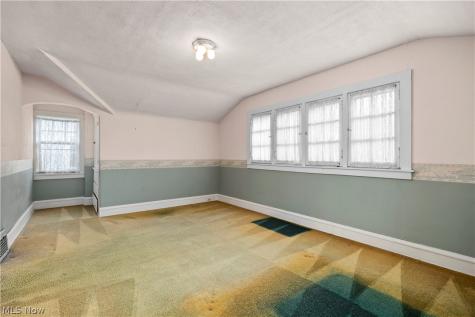 1282 Chase Avenue Lakewood OH 44107