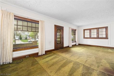 1282 Chase Avenue Lakewood OH 44107