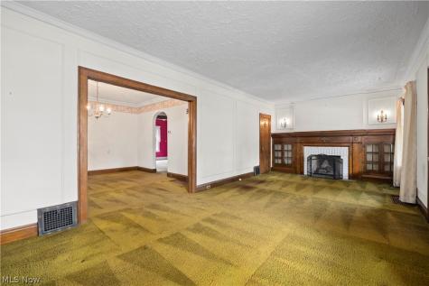 1282 Chase Avenue Lakewood OH 44107