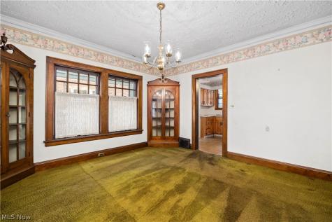 1282 Chase Avenue Lakewood OH 44107