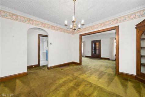 1282 Chase Avenue Lakewood OH 44107