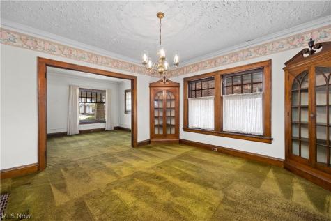1282 Chase Avenue Lakewood OH 44107