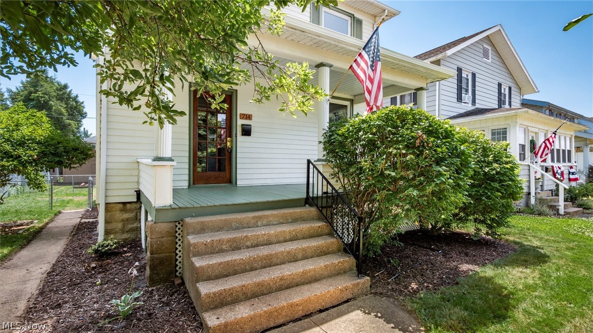 714 Saint Louis Avenue Zanesville OH 43701