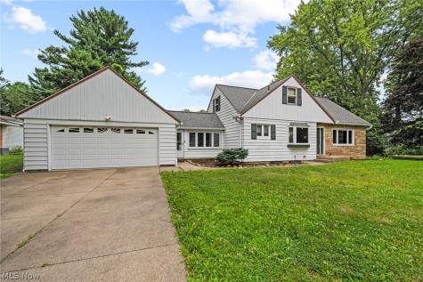 1409 Elm Grove Avenue Akron OH 44312