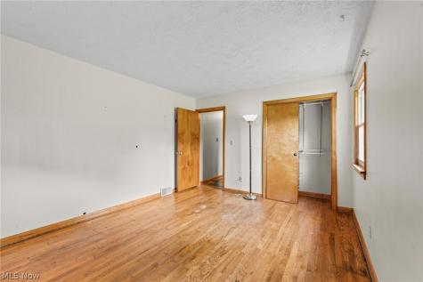 1409 Elm Grove Avenue Akron OH 44312