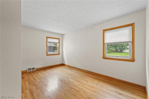 1409 Elm Grove Avenue Akron OH 44312