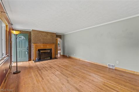 1409 Elm Grove Avenue Akron OH 44312