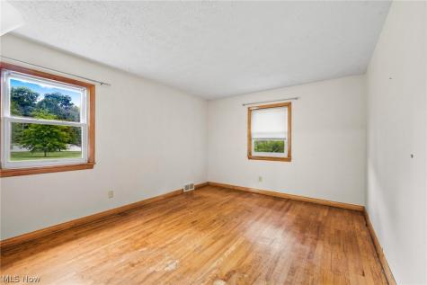 1409 Elm Grove Avenue Akron OH 44312