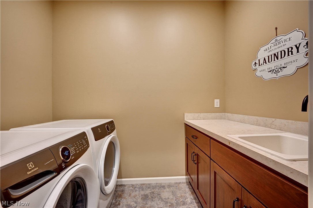 5201 Falcon Drive Millersburg OH 44654