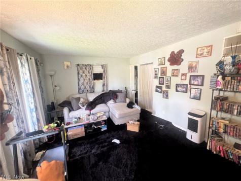 4669 E 174th Street Cleveland OH 44128