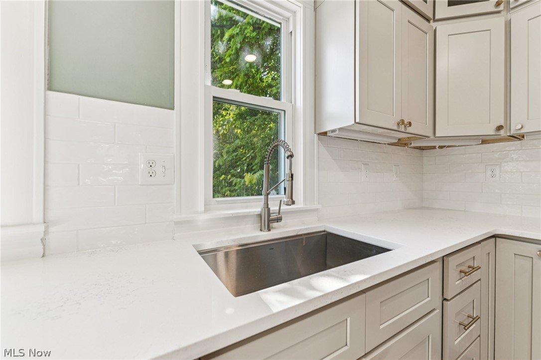 1450 W 77th Street Cleveland OH 44102