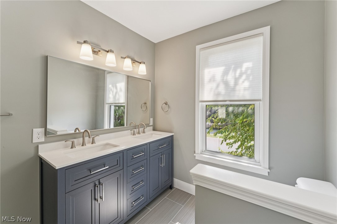 1450 W 77th Street Cleveland OH 44102