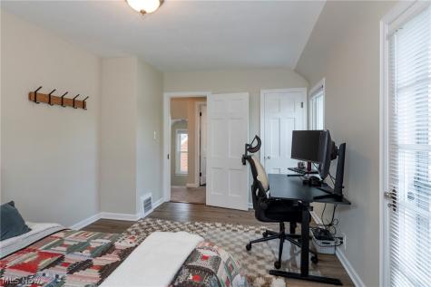 16908 Laverne Avenue Cleveland OH 44135