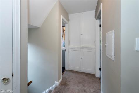 16908 Laverne Avenue Cleveland OH 44135