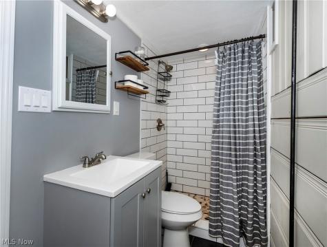 16908 Laverne Avenue Cleveland OH 44135