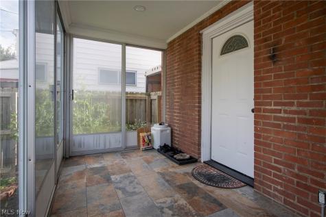 16908 Laverne Avenue Cleveland OH 44135