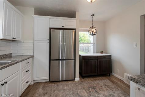 16908 Laverne Avenue Cleveland OH 44135