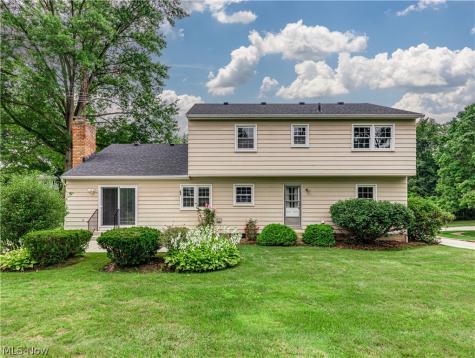 2724 Olentangy Drive Akron OH 44333