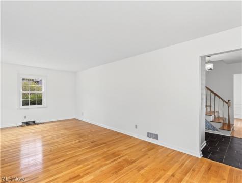 2724 Olentangy Drive Akron OH 44333