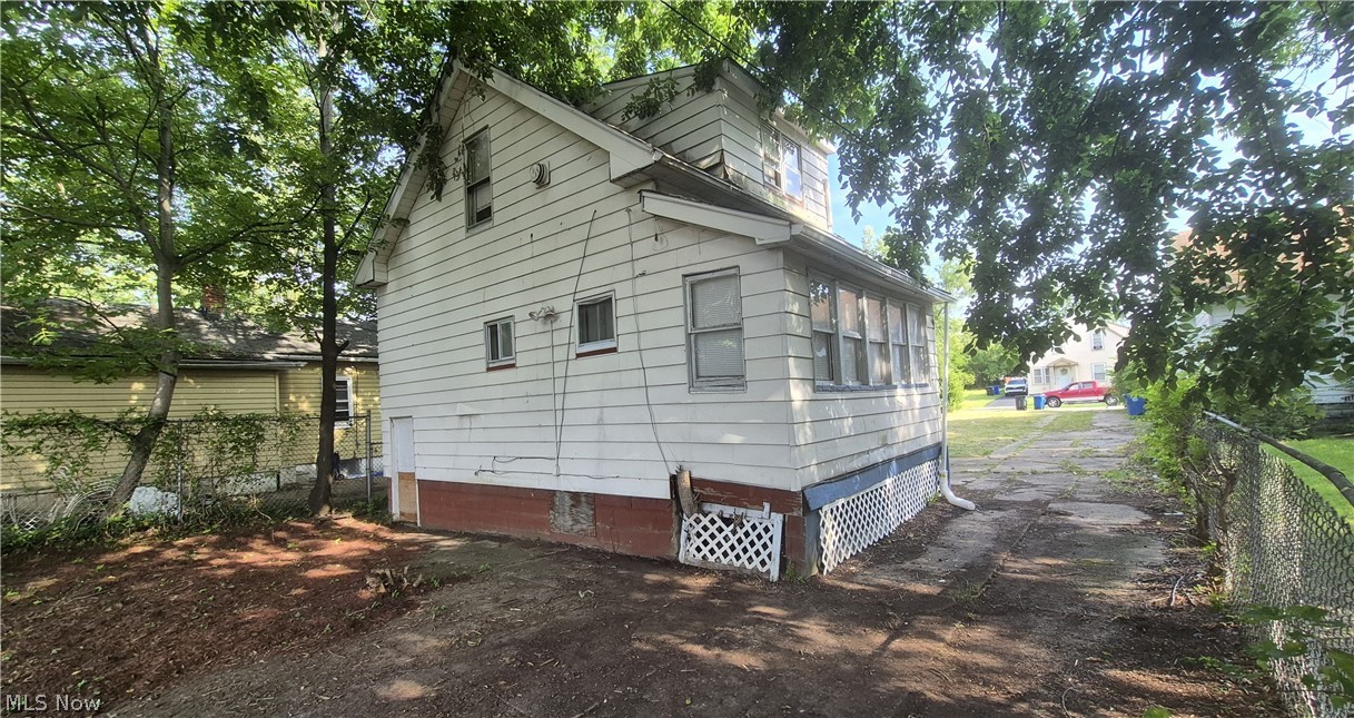 12512 Rexford Avenue Cleveland OH 44105