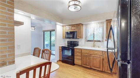 1239 Doralee Drive Mogadore OH 44260