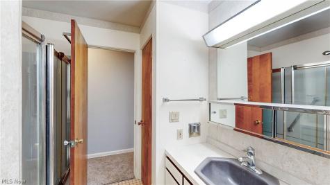 1239 Doralee Drive Mogadore OH 44260