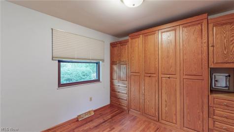 1239 Doralee Drive Mogadore OH 44260