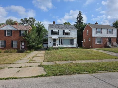 17425 Throckley Avenue Cleveland OH 44128