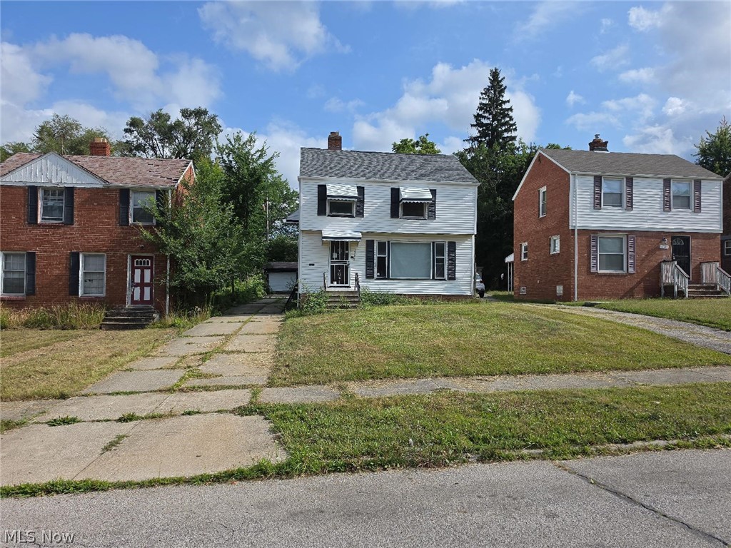 17425 Throckley Avenue Cleveland OH 44128