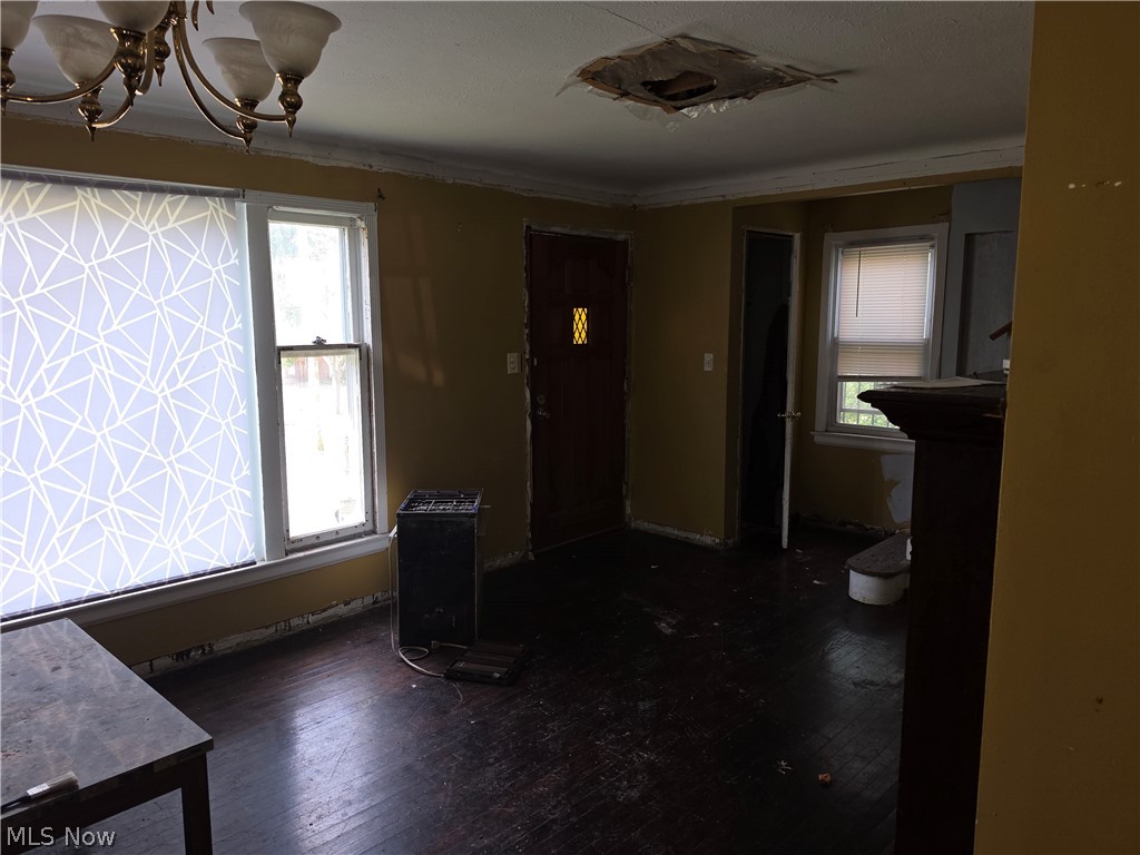 17425 Throckley Avenue Cleveland OH 44128