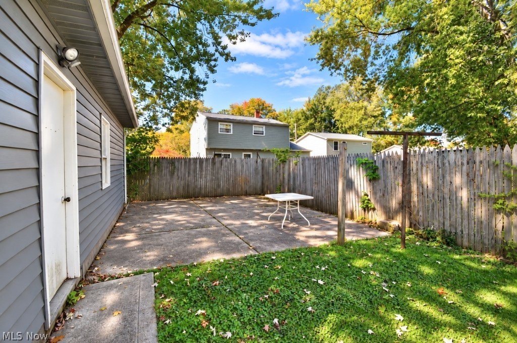 1136 Grand Avenue Madison OH 44057