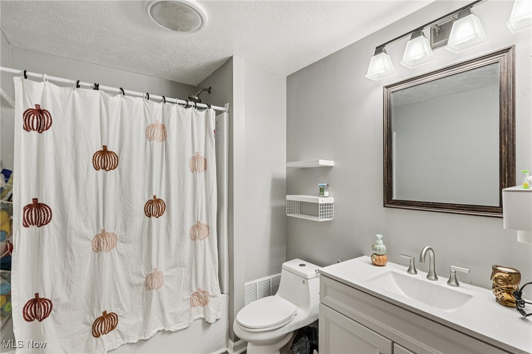 2315 Mark Drive Lorain OH 44052