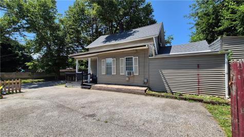 3026 Erin Avenue Cleveland OH 44113