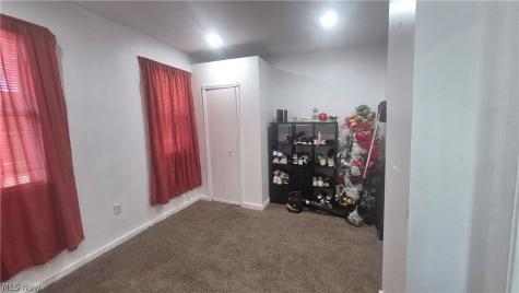 3026 Erin Avenue Cleveland OH 44113