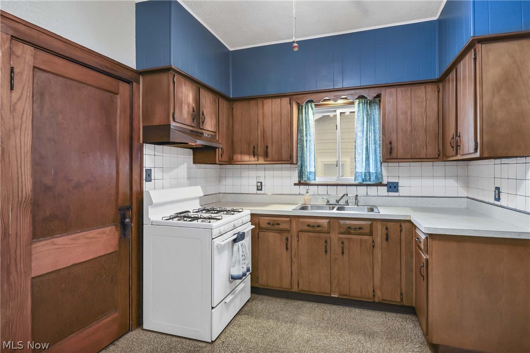 7510 Manhattan Avenue Parma OH 44129
