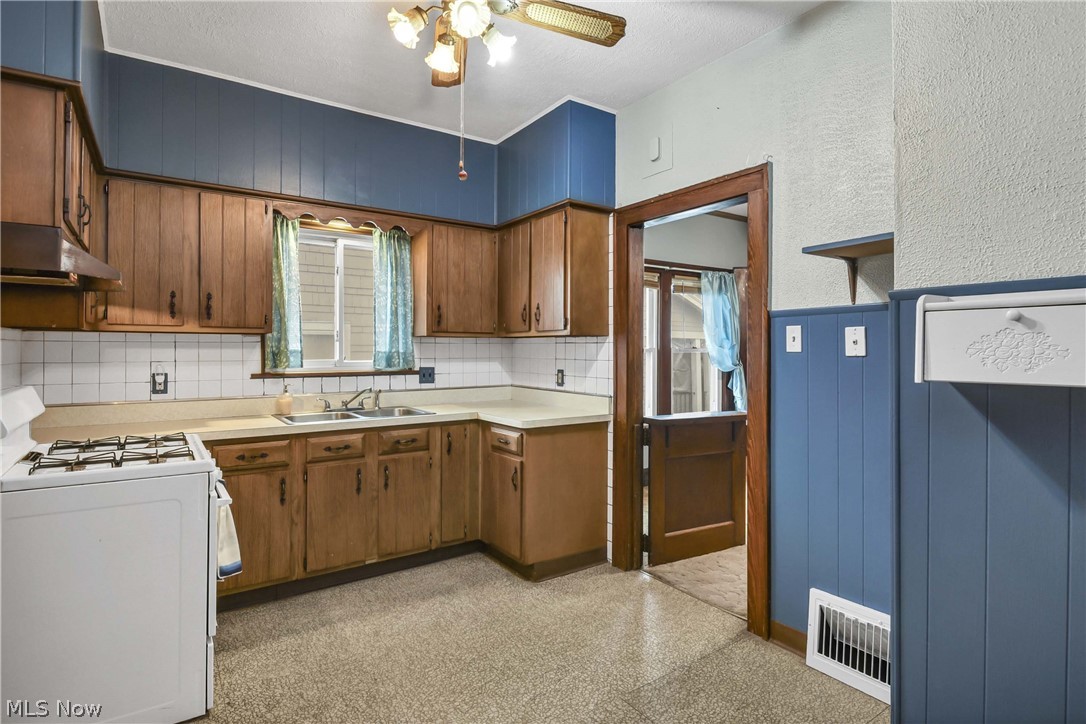 7510 Manhattan Avenue Parma OH 44129