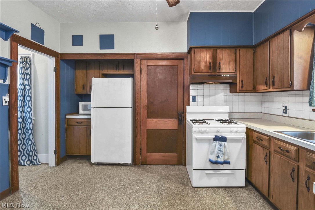 7510 Manhattan Avenue Parma OH 44129