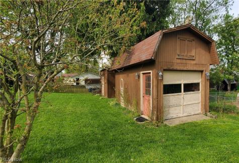 1794 Lilly Lane Alliance OH 44601