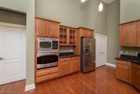 22238 North Trail Strongsville OH 44149