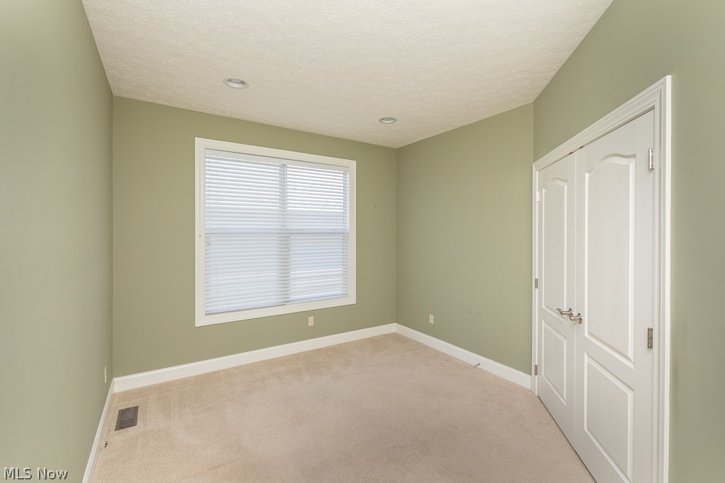 22238 North Trail Strongsville OH 44149