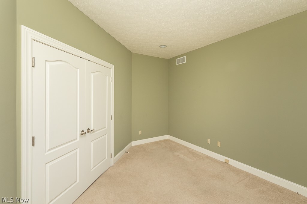 22238 North Trail Strongsville OH 44149