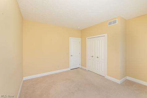22238 North Trail Strongsville OH 44149