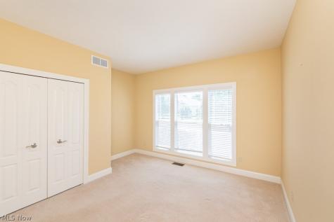 22238 North Trail Strongsville OH 44149