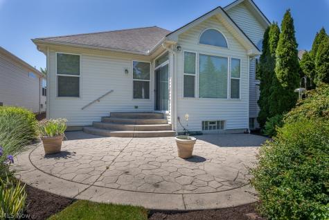 22238 North Trail Strongsville OH 44149