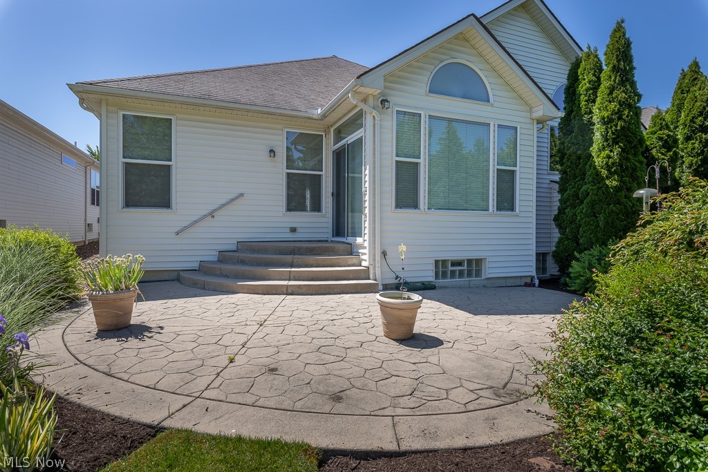 22238 North Trail Strongsville OH 44149