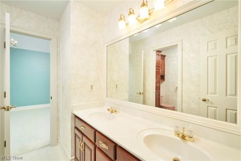 718 White Tail Ridge Drive Fairlawn OH 44333