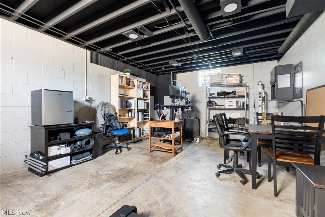 511 Milton Avenue Wilmot OH 44608