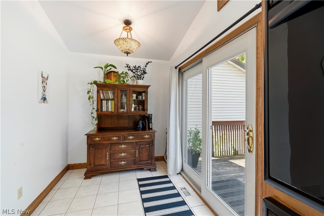 511 Milton Avenue Wilmot OH 44608