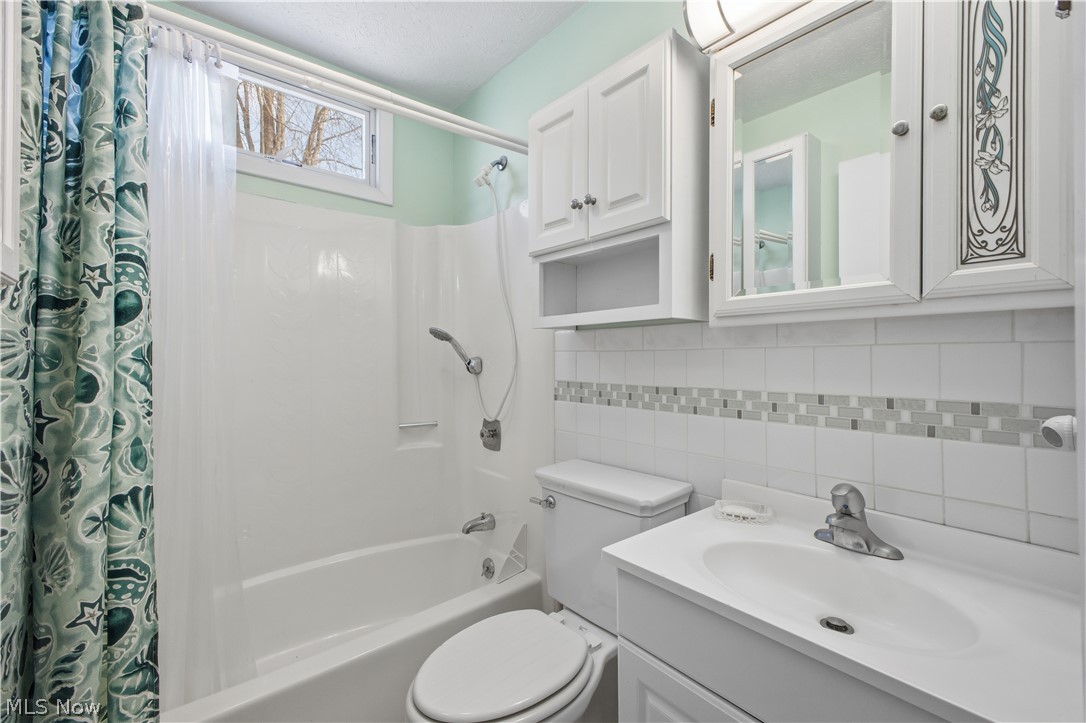 1029 Woodglen Avenue Newton Falls OH 44444